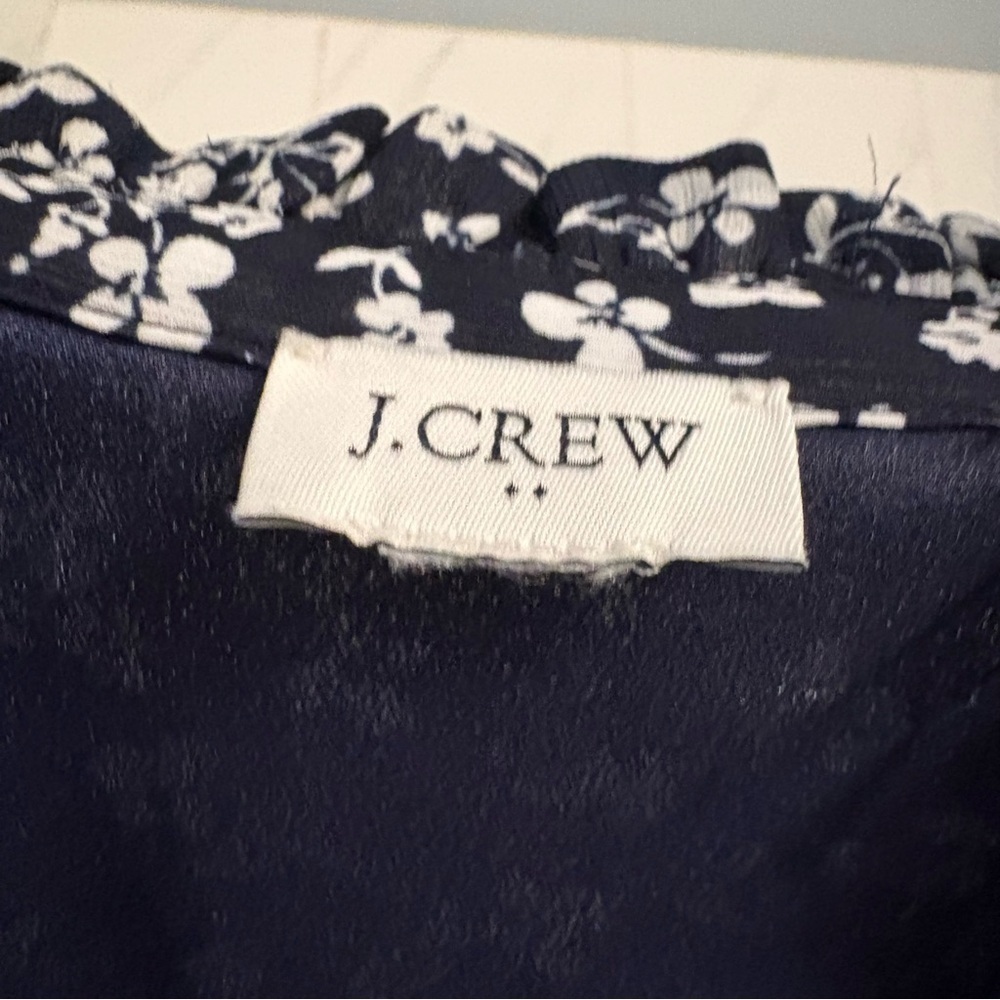 J.Crew Factory V-Neck Crinkle Top in Black with White Floral Print Size 3XL - Picture 5 of 10
